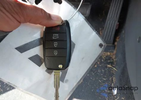 2018 Kia Forte Lx z USA, uszkodzony, nr VIN 3KPFK4A78JE244950